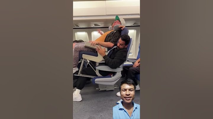 When someone reclines their seat ✈️