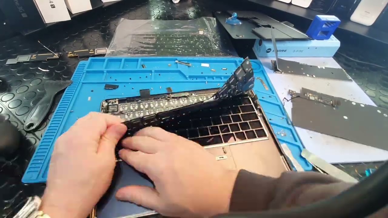 MacBook A2681 Keyboard Replacement Without Frame 