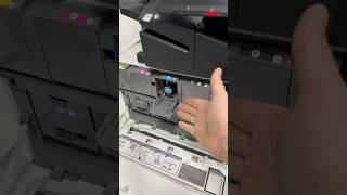 Canon imageFORCE C5150 blokuje wyjęcie tonera! Po co te klapki? 🤔