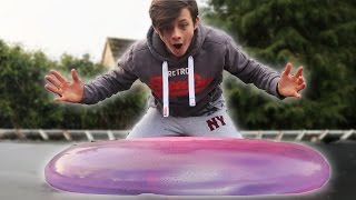 GIANT BUBBLE THAT NEVER POPS!! WUBBLE BUBBLE VS TRAMPOLINE!