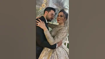 شوفوا العريس كيف باس عروسته 