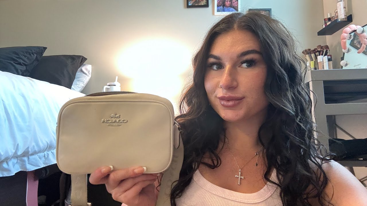 ASMR | What’s in my purse 👛 (whispered, tapping, bag sounds)