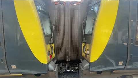 SWR class 444 separating at Bournemouth 