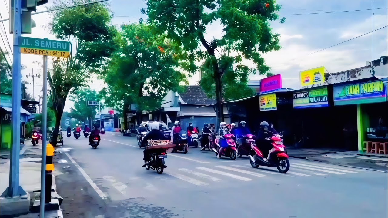 Morning walk to JL.SEMERU season 2 KOTA KEDIRI part 1