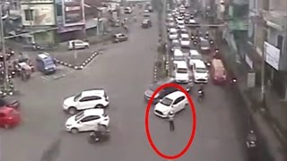 Detik detik Polwan di Medan Ditabrak Angkot