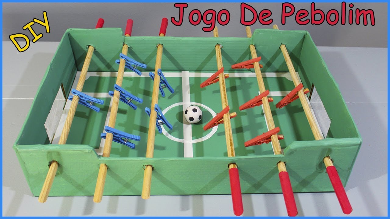 Jogar futebol em casa com o Futebol de Mesa de papelão DIY 