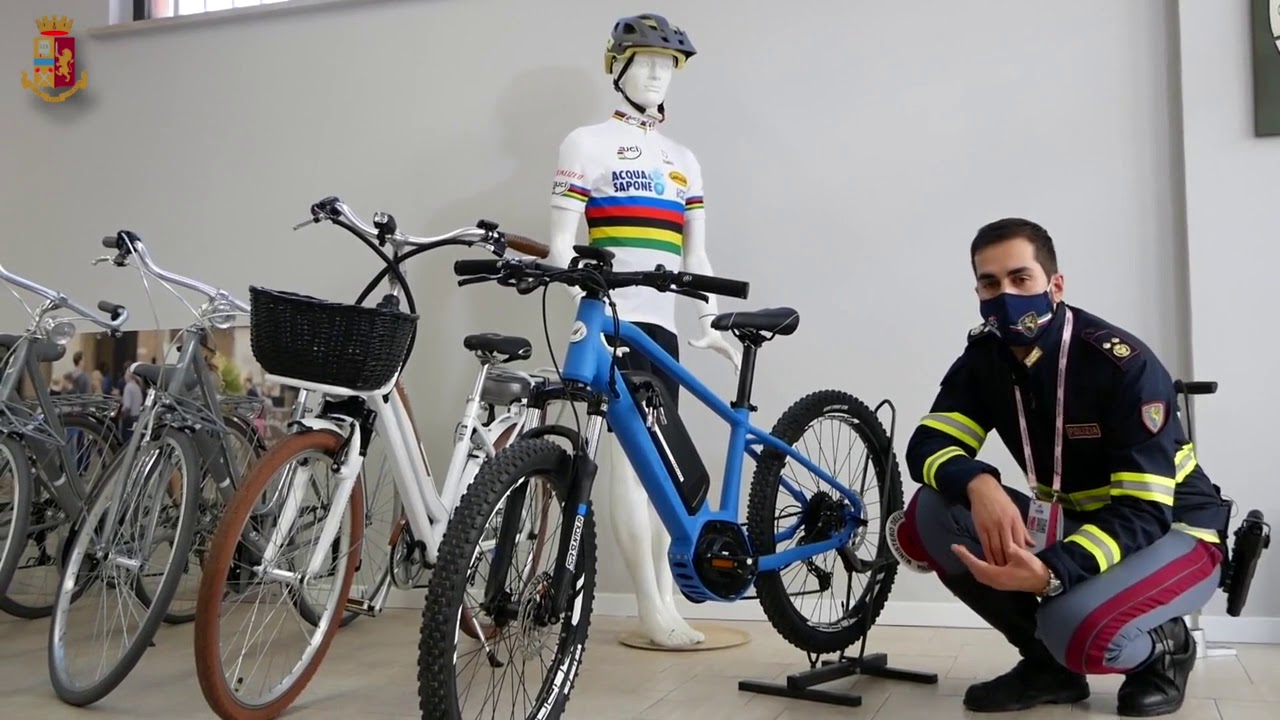 La bicicletta con pedalata assistita: le differenze - YouTube