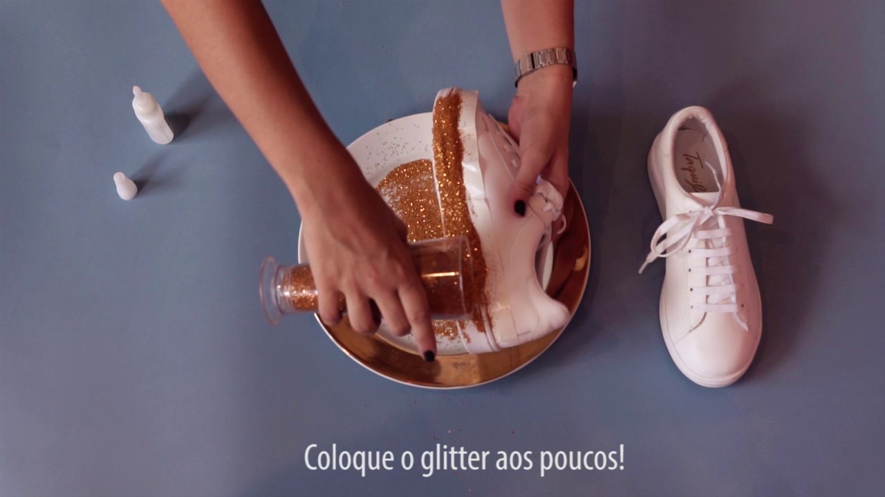 customizar tenis com glitter