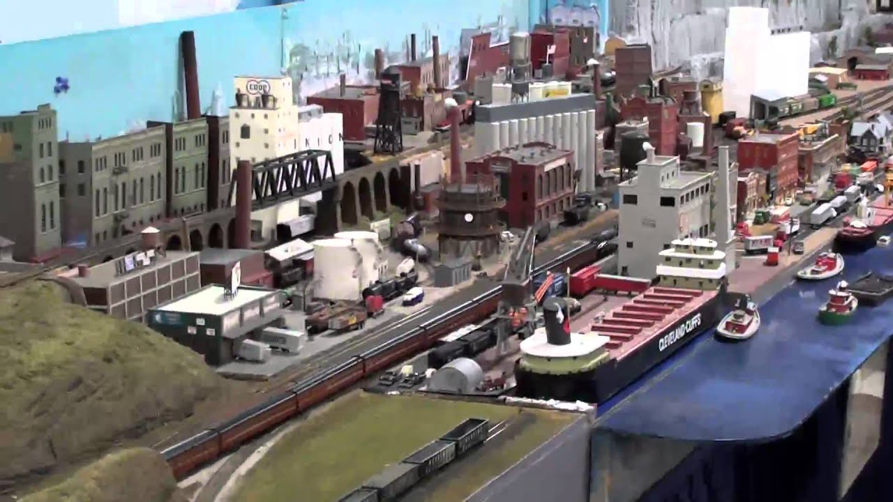 Lansing Model Railroad Club Train Show 2011 layouts - YouTube