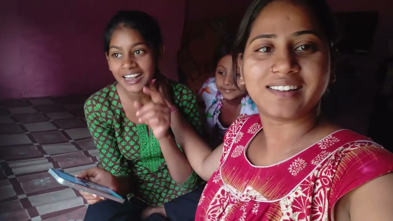 Priya ko Holi khelna hai 🥰