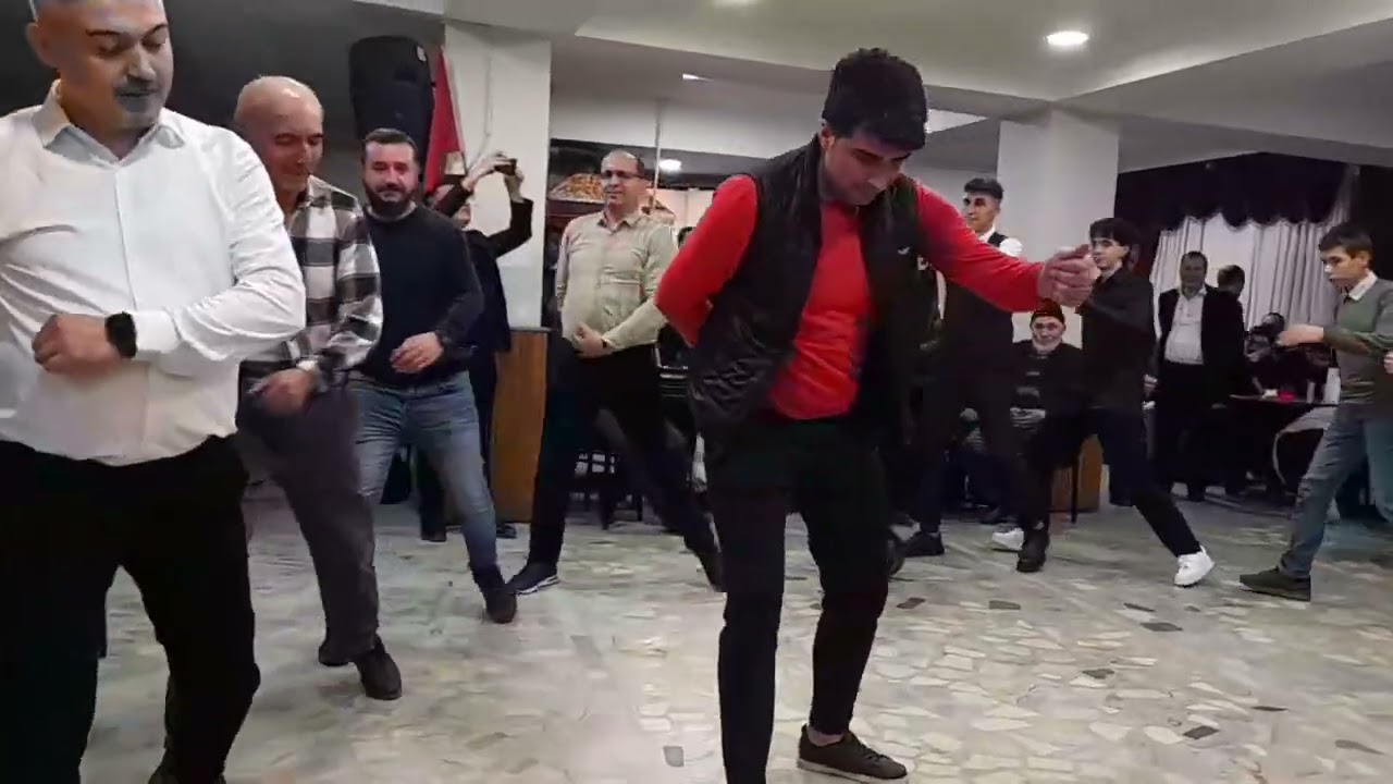 Köy düğünleri #sivas #halay #halaybasi #davul #oyunhavası #davulzurna #şarkışla #köy #öneçıkar #sort