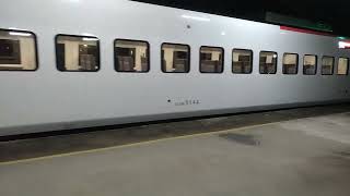 (1120902) 252次EMU3000型黑白自強號樹林出站