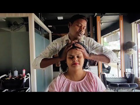 She is enjoying neck massage with tools for first time #asmr #asmrbarber #barber