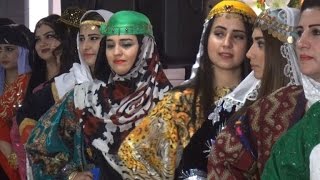 En Syrie, Un Premier Défilé De La Mode Kurde