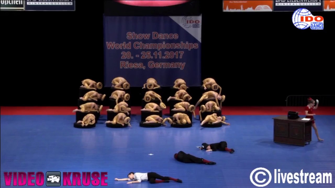 Agatha Christine wrote - show dance formace children 2017