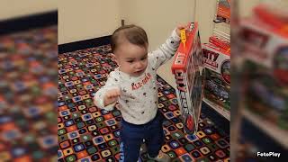 Carter went window shopping!!