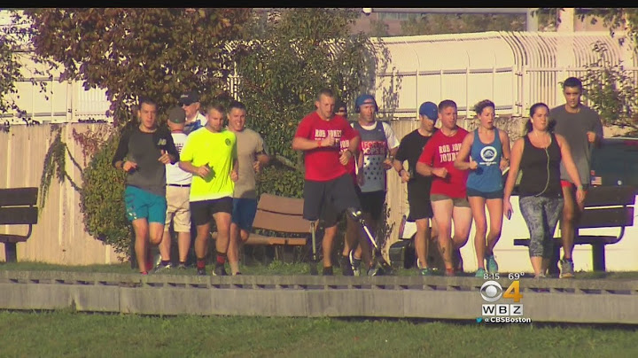 Jūrų pėstininkas, kuris pametė kojas Afganistane, bėgdamas 31 maratoną
