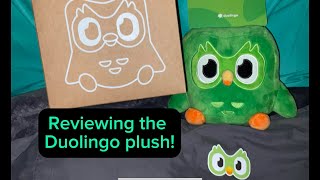 Reviewing the Duolingo plush!