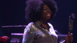 Video thumbnail of "Angie Stone, "Funk u up", De Doelen Rotterdam, 08-03-2023"