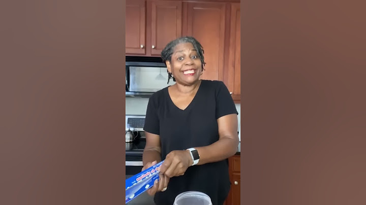 🛑 STOP plastic wrap from sticking to itself #shorts | Kitchen Cooking Hacks; (Ep. 8)