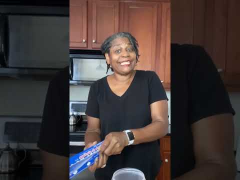 Video: Kleeft saranwikkel aan een wond?