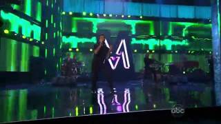 Maroon 5 ft Christina Aguilera - Moves Like Jagger (live  2011 AMA)