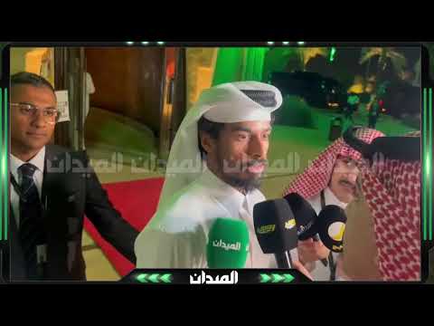 رد مفاجئ من أكرم عفيف على سؤال كنت سبب ا في الجدل الذي صار خلال مباراة الإمارات قطر من الملعب
