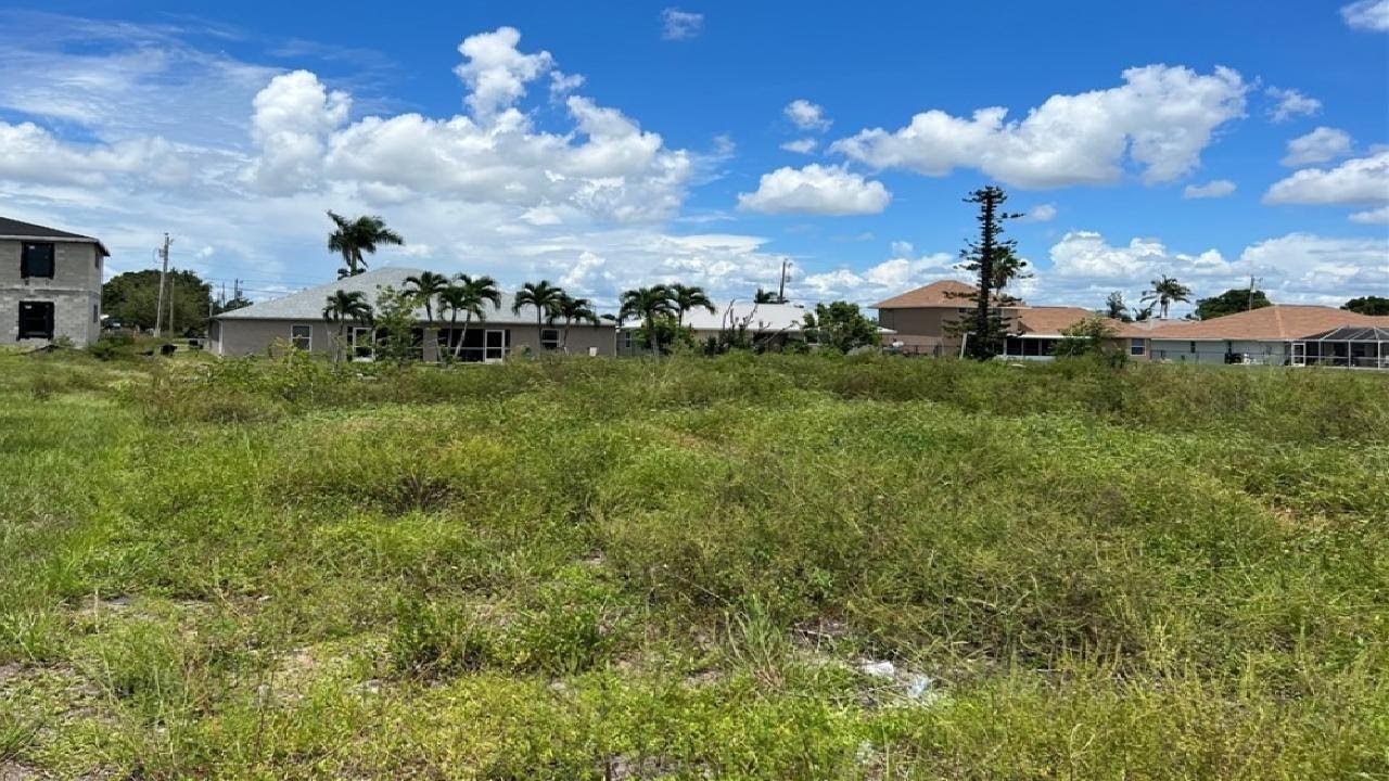 721 SW 35th Terrace, CAPE CORAL, FL Presented by Rebecca Geiger.