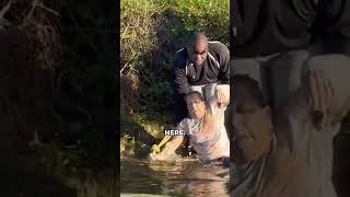 Paramotor pilot spots submerged car — becomes rescuer🪂🚗