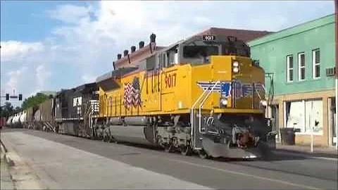 'New' UP SD70AH Leading NS 155 on 6th Street in Augusta, GA 6/1/16