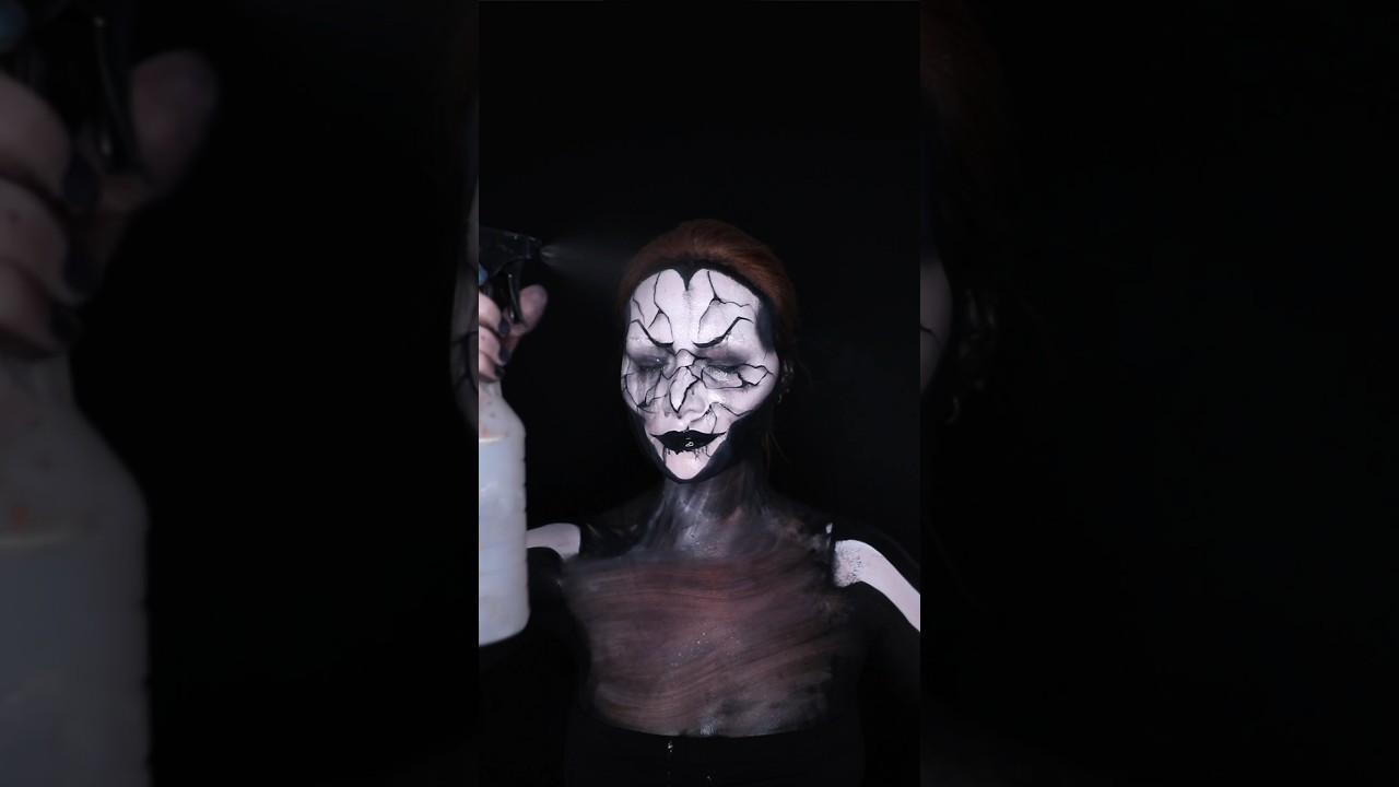 Take off my makeup with me! 💀#makeup #halloween #halloweenwithshorts