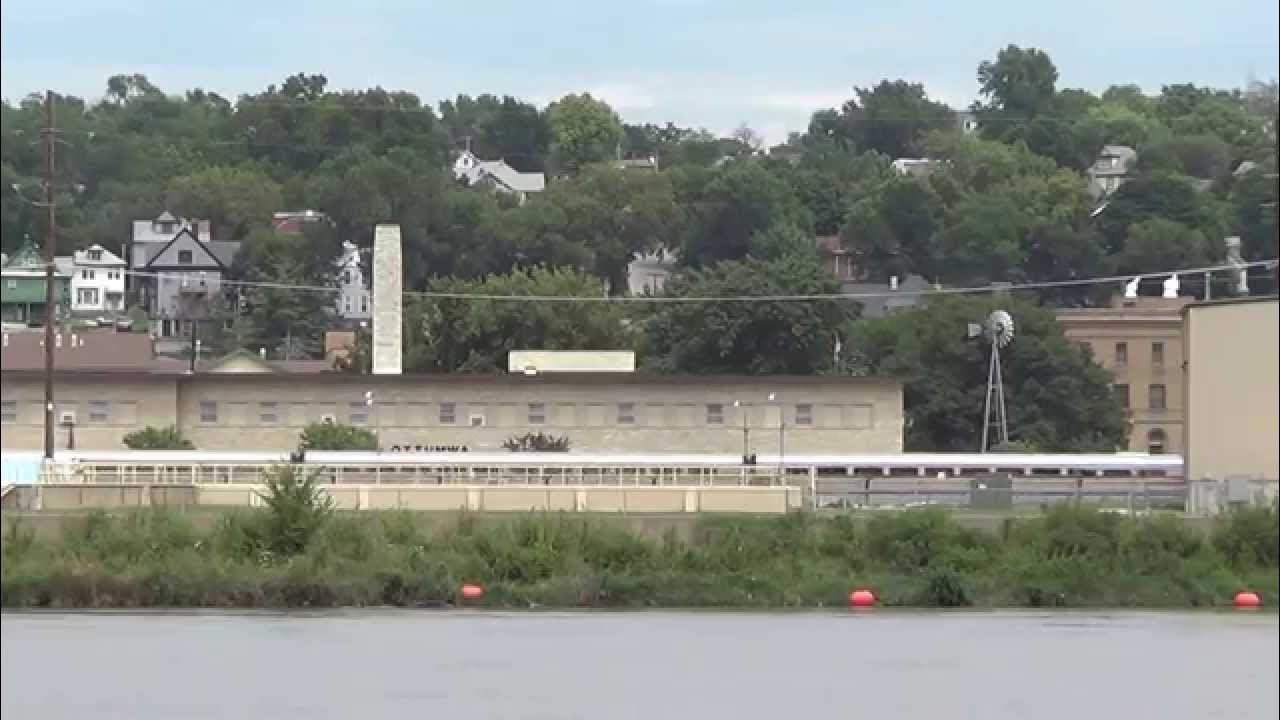 Amtrak Stops at Ottumwa Station Near Des Moines River YouTube