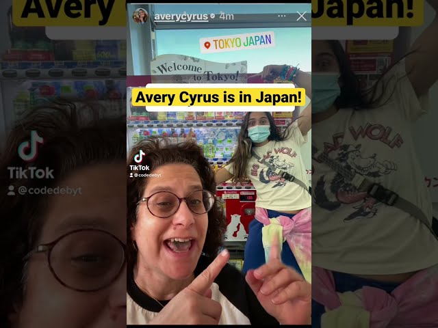 JoJo Siwa’s girlfriend Avery Cyrus is in JAPAN! 🇯🇵 (but where is JoJo?) class=