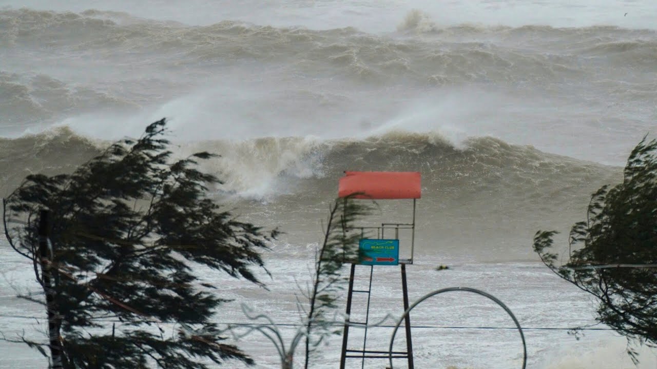 Typhoon Kajiki wreaks havoc in Vietnam