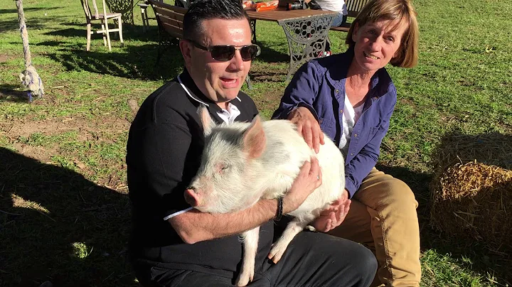 Mark Rorke from 2NURFM interviews Debbie Pearce fr...