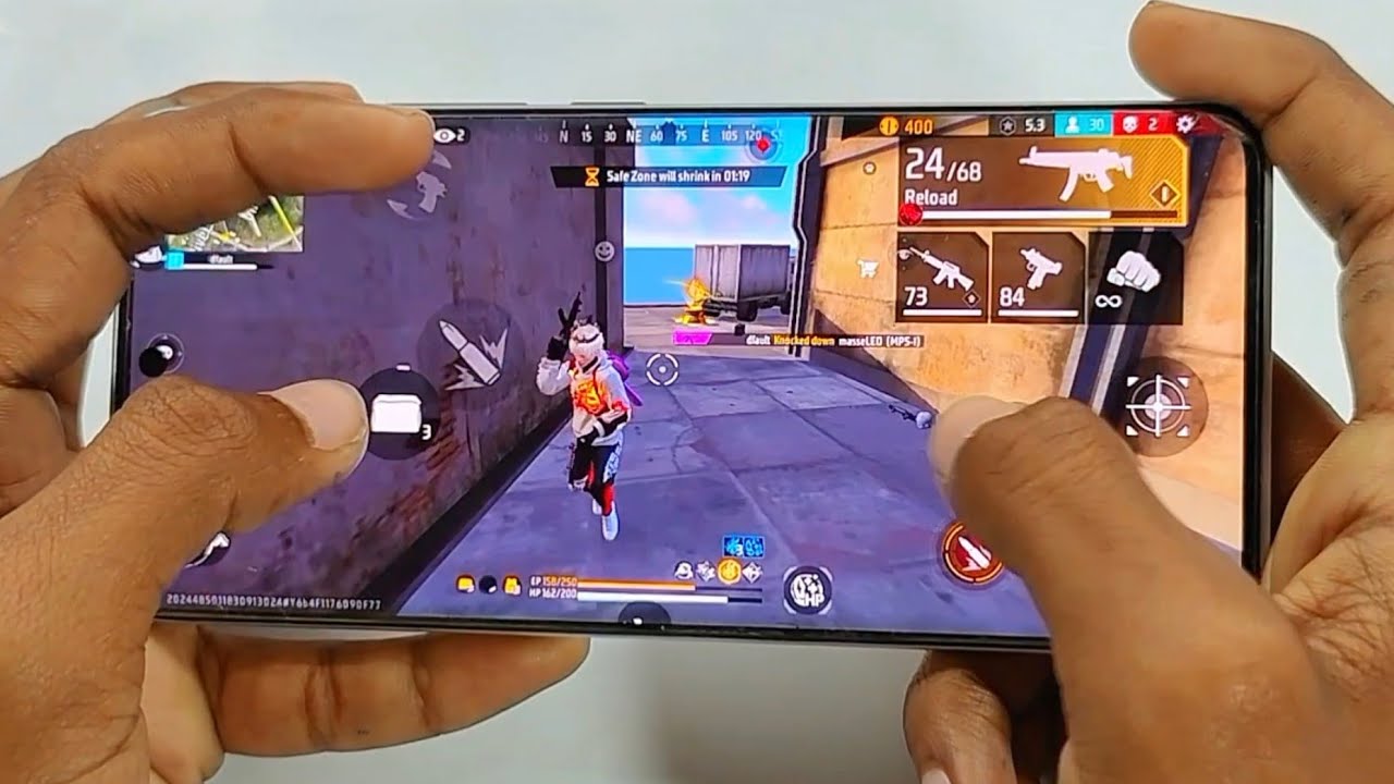 Solo Vs Squad 🎀 Handcam ⚡ Poco X7 Pro 📲 Free Fire Gameplay 🎯 - YouTube