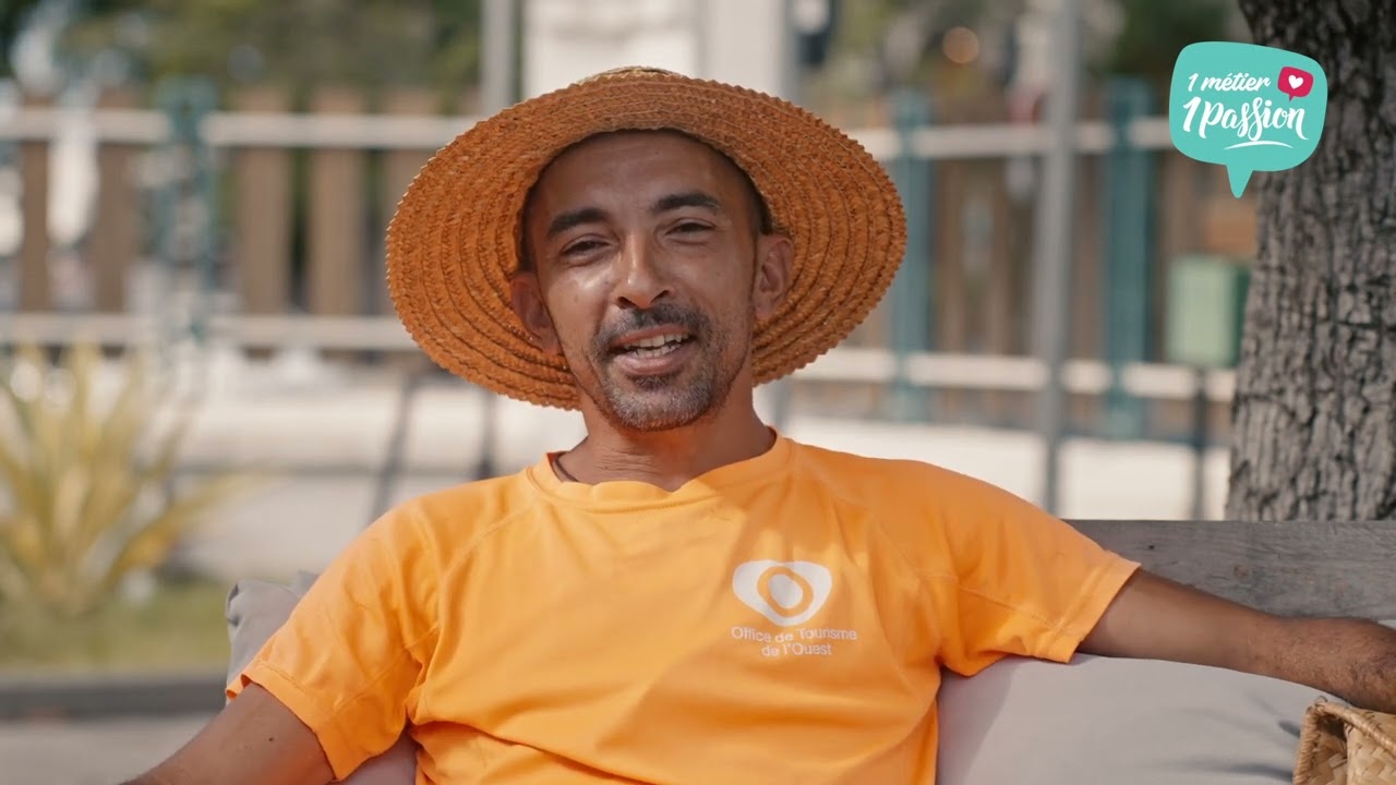 Portrait de Mathieu guide accompagnateur à l'OTI Ouest - La semaine des métiers du tourisme 2023