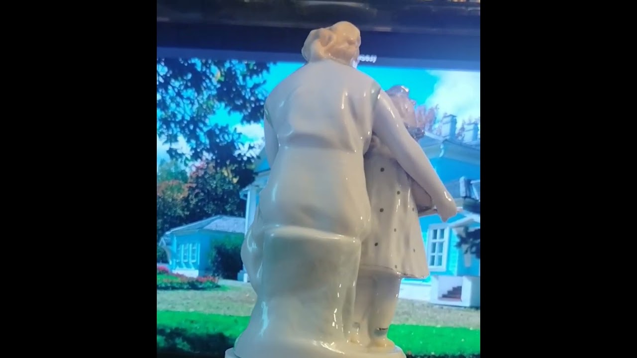 Фарфоровая статуэтка "Первая буква" Полонное ЗХК.