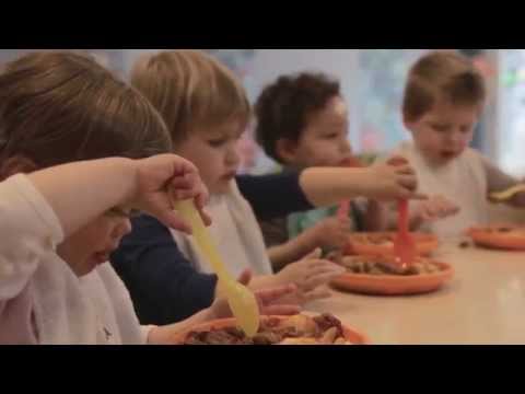 Video: In 2020 zijn er gratis warme maaltijden voor kinderen