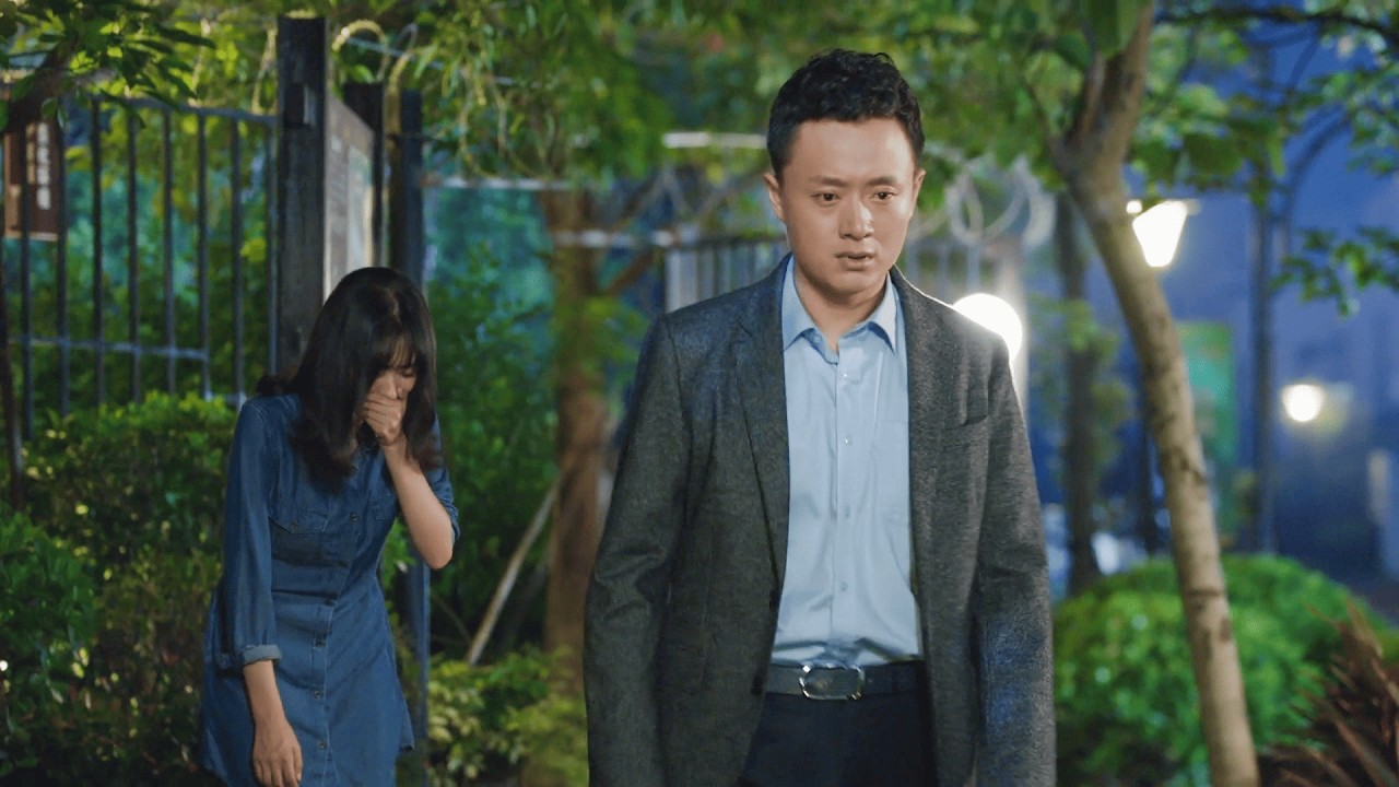 Муж развелся ради любовницы, но она его бросила — он жалеет!