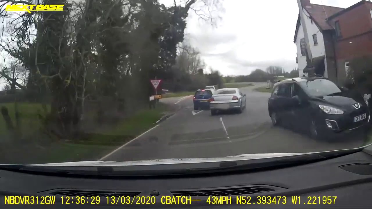 Driver dodges traffic before head-on crash after 80mph police chase ...
