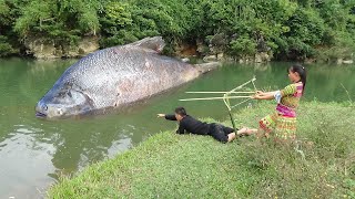 Primitive Life: Smart Primitive Couple Unique Fishing Catch Big Fish At River - Daily Survival Skill