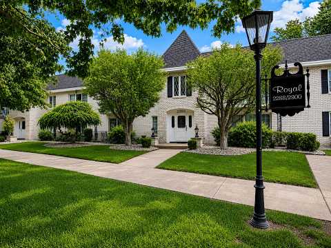 2288 Bordeaux Walk D2, Highland, IN home video tour