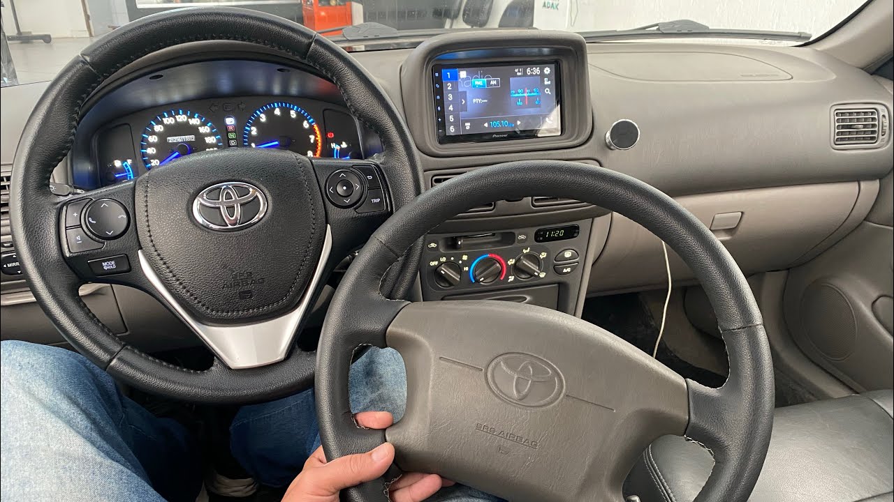 Toyota Corolla 2001 com volante multifuncional instalado no sistema original @mssoundosasco