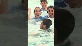 Carlos Alcaraz Jumps Into The Pool After Winning Barcelona Title! 💦 Carlos Alcaraz Jumps Into The Pool After Winning Barcelona Title! 💦