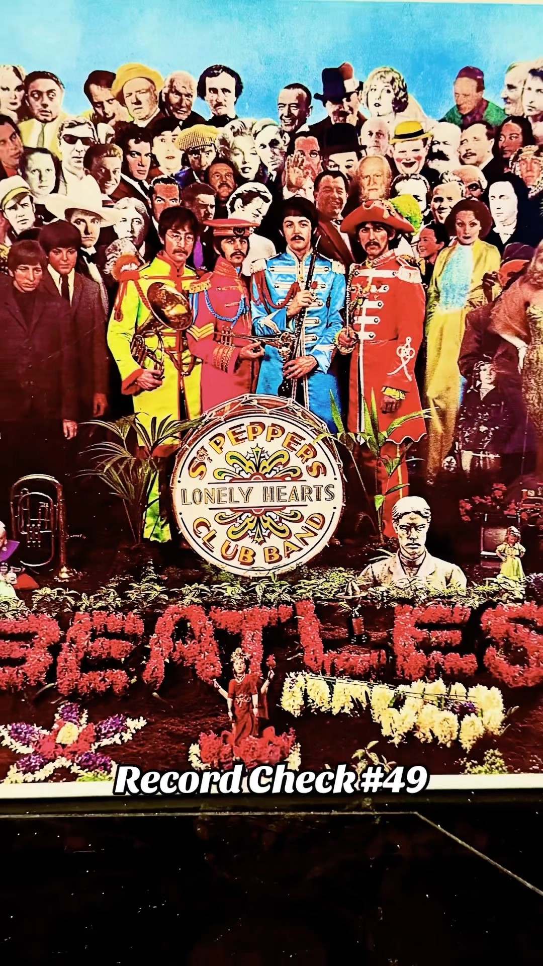Sgt. Pepper's Lonely Hearts Club Band - the Beatles (with