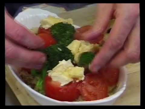 Video: Tomater Fyllda Med Ost Och Vitlök