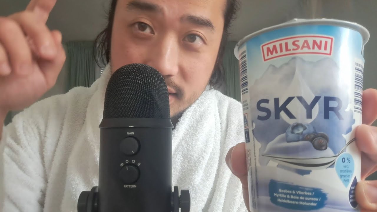ASMR EATING SKYR BLUEBERRY YOGHURT