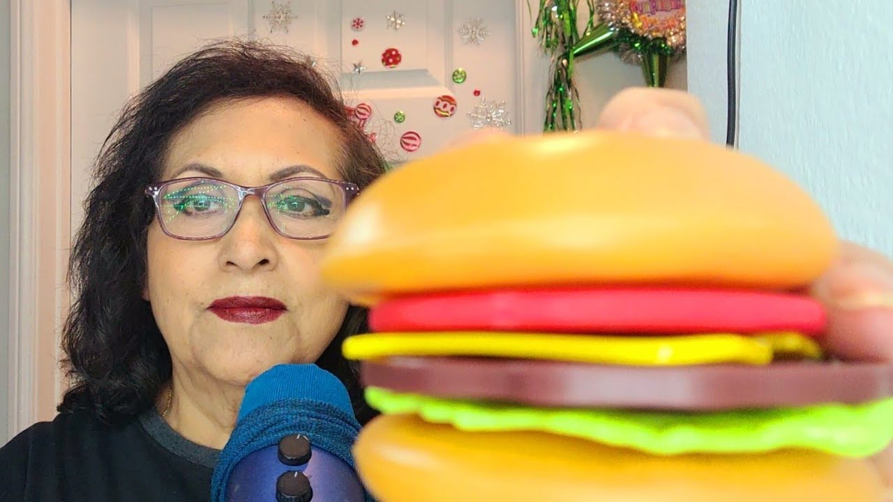 ASMR Roleplay de preparando Hamburguesa de McDonald's
