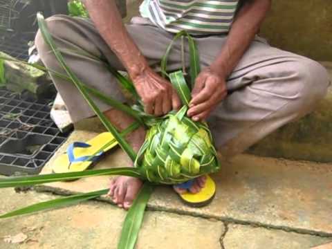 Pembuatan Kreasi Lidi Kelapa Doovi